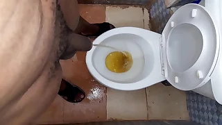 Real Pissing Porn&period; Golden Shower Peeing